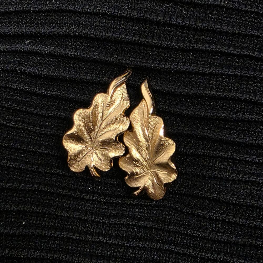 Vintage Monet Gold Oak Leaf Clip On Earrings Textured Gold Tone Nature Jewelry